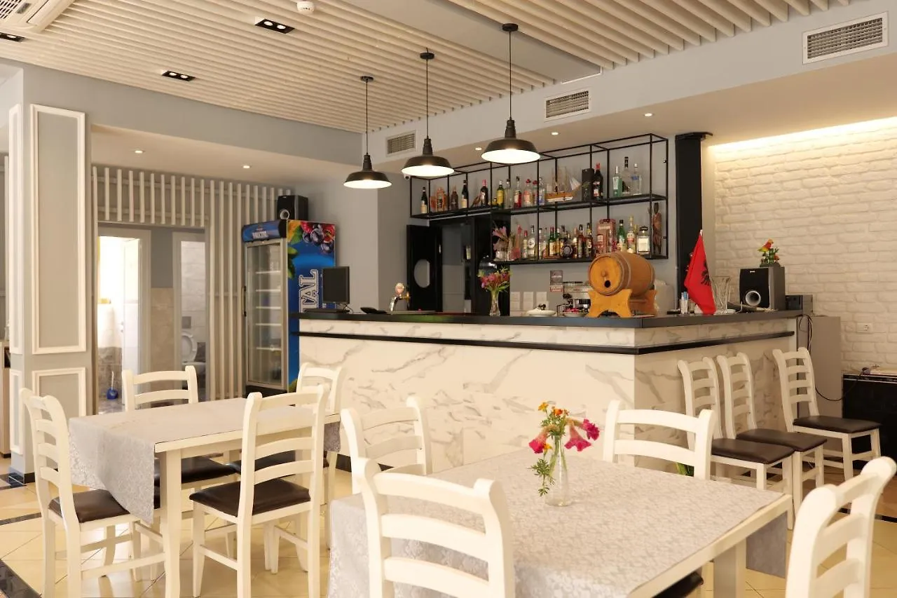 ***  Hotel Alpha Sarandë アルバニア