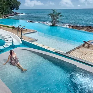 Independence & 4*, Sihanoukville Cambogia